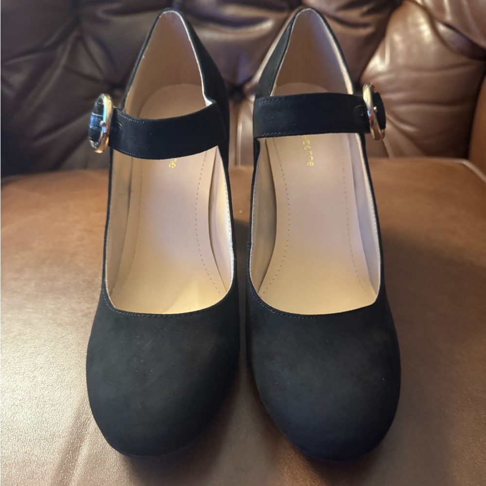 Liz Claiborne Black Faux Suede Heels Size 8 - Picture 3 of 5